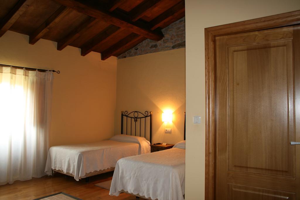 Rectoral De Goian Guest House Sarria Bilik gambar