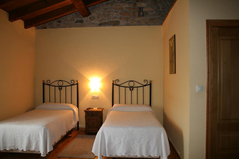 Rectoral De Goian Guest House Sarria Bilik gambar
